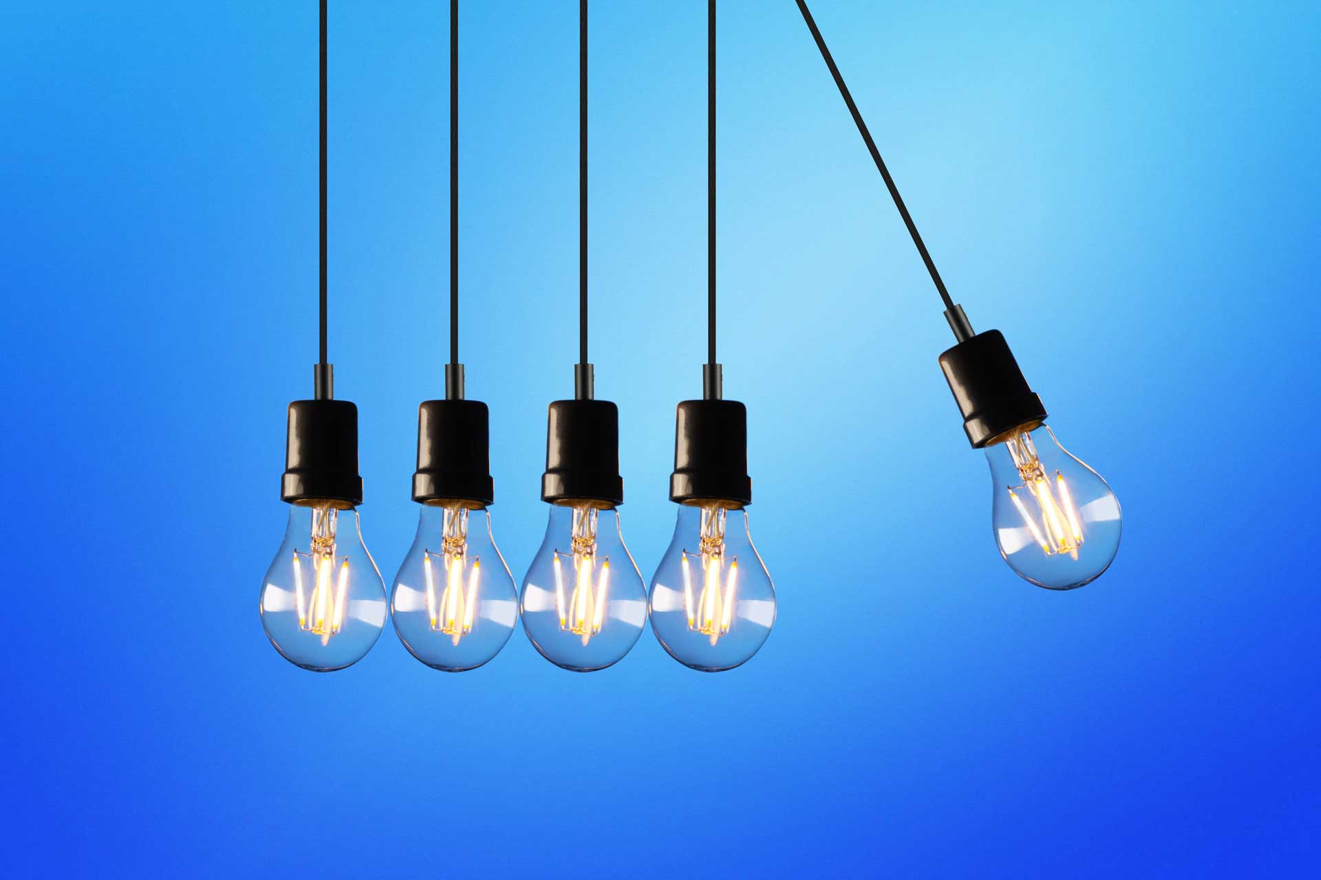 Bonus sostegno, Lampadine appese disposte come il pendolo di Newton